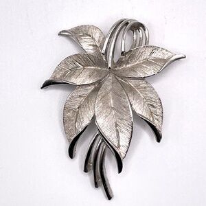 Vintage Crown Trifari Silver Tone Leaves Pin Brooch